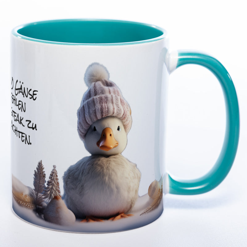 süße Kaffeetasse zum Wichteln, zu Nikolaus oder zu Weihnachten. mit süßem Gänsemotiv und Spruch: 9 von 10 Gänse empfehlenRindersteak zu Weihnachten. In der Farbe petrol