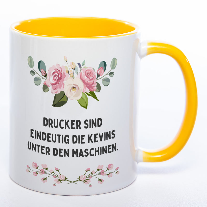 Blümchen-Tasse mit Spruch "Drucker sind eindeutig die Kevins unter den Maschinen." - Lustige Kaffeetasse spülmaschinenfest